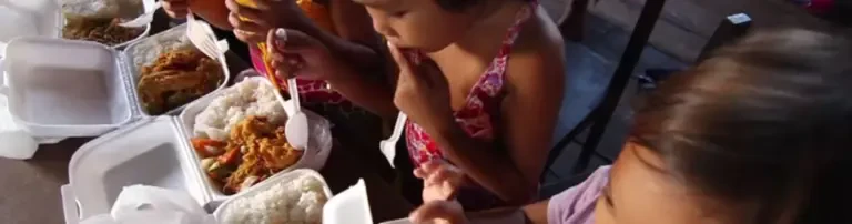 Einen Monat Mittagessen für die Waisenkinder in unserer Einrichtung Header