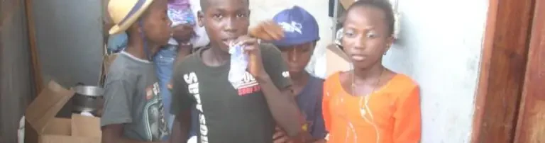Dringend benötigte Hilfsmittel für Sierra Leone Header