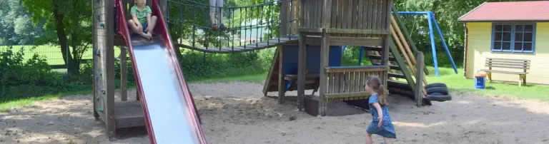 Klettergerüst für das Außengelände Header