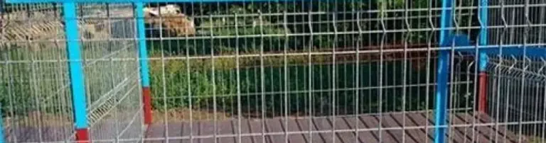 Gehege- und Hüttenbau in der Hafenstadt Mangalia / Rumänien Header