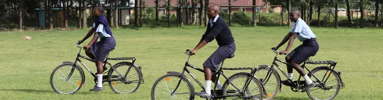 Fahrräder für SchülerInnen im ländlichen Afrika Header