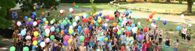 Bus-/Zug-Transport von Bonn zum Werbellinsee = Integrationserlebnis für hämophile Kinder und Jugendliche mit Spritzenkurs Header