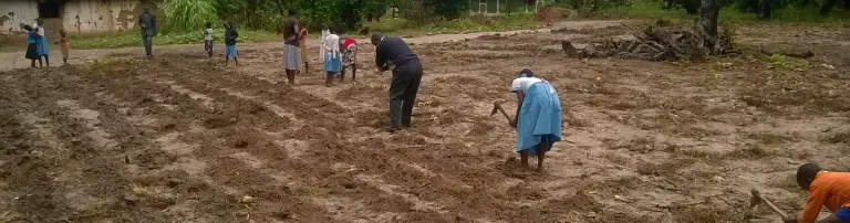 Tekeleza Irrigation Projekt/Feldbewässerungsprojekt - Pumpensystem Header