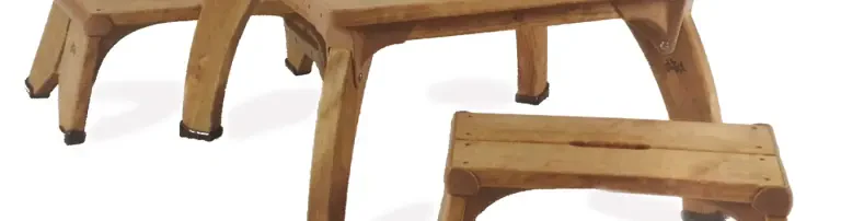 Kindersitzgarnitur für den Aussenbereich mit Tisch und Bänken Header